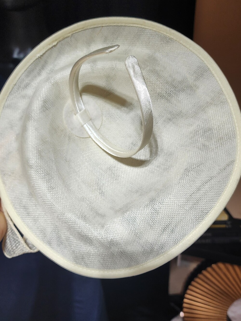 Vintage 80s Ivory Sinamay Fascinator Hat Feather Kentucky Derby Wedding - Picture 2 of 10